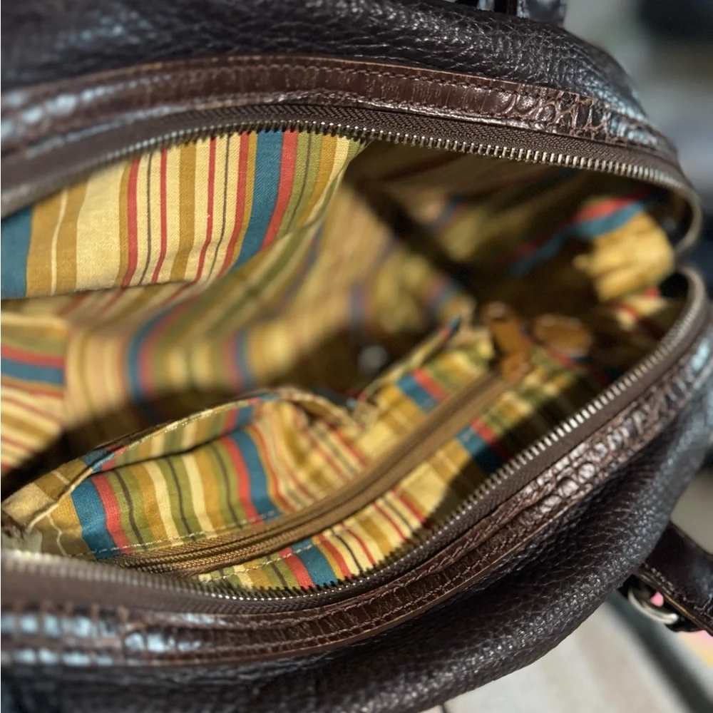 EUC Elegant Brown Leather Handbag no rips or stains. Great size. - Picture 13 of 14